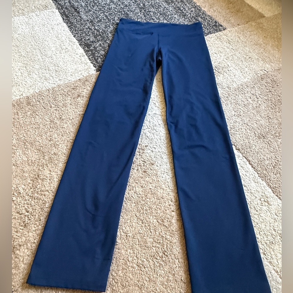 Under Armour Women’s Medium Dark Blue Fitted Pants